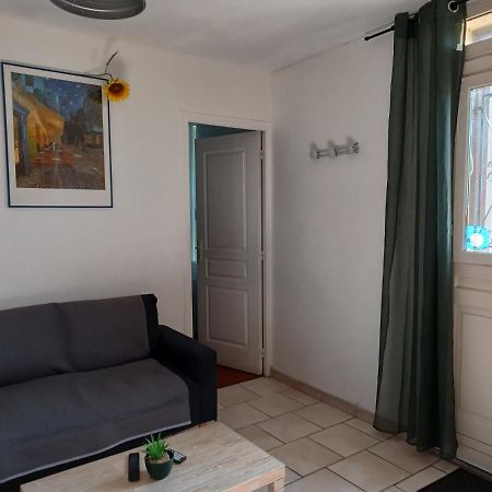 Jolie petite maison idéalement située Arlés Exterior foto
