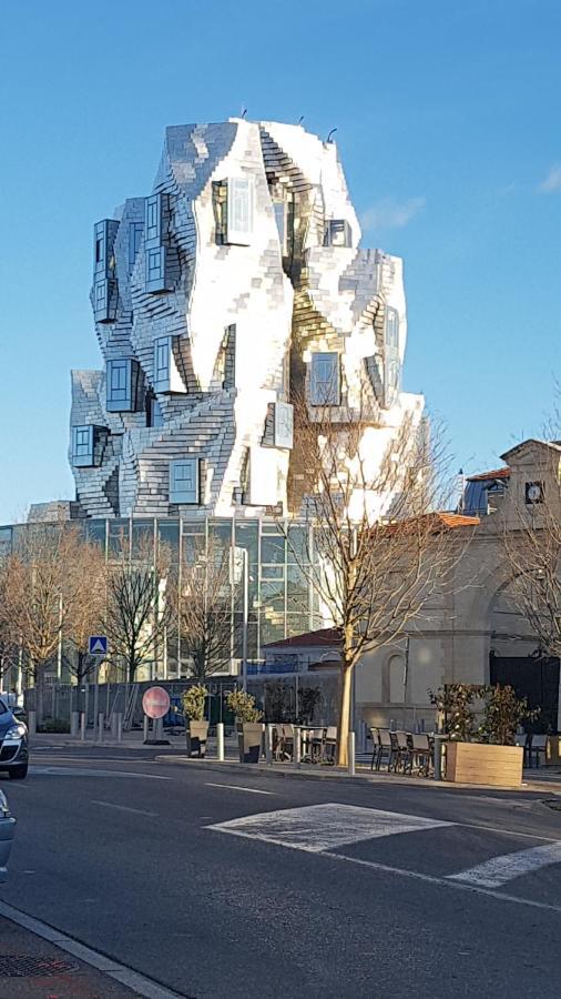 Jolie petite maison idéalement située Arlés Exterior foto