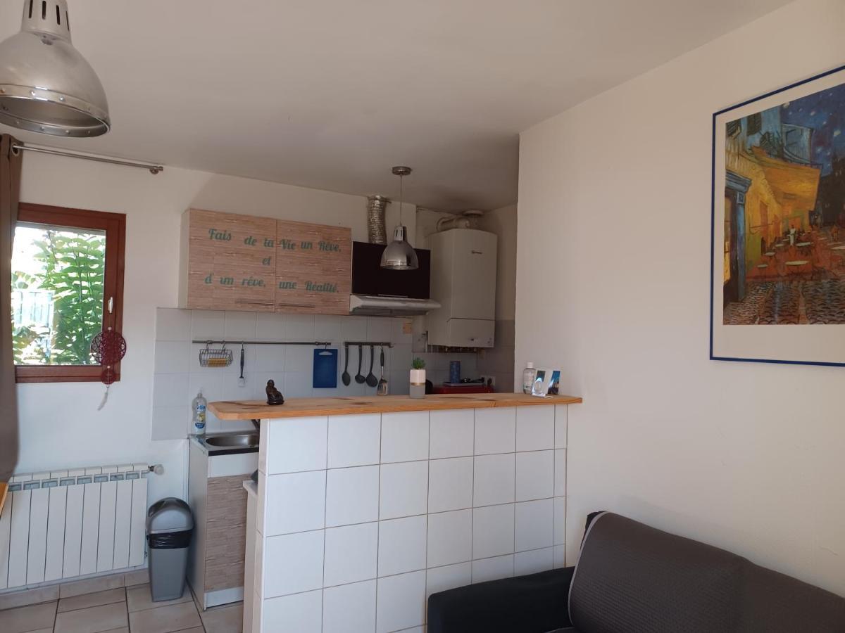 Jolie petite maison idéalement située Arlés Exterior foto